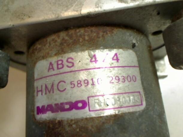 Foto: HAUPTBREMSAGGREGAT ABS eines Hyundai Coupe 2.0