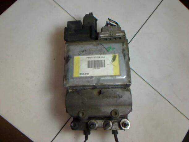 Foto: HAUPTBREMSAGGREGAT ABS eines Ford Mondeo Turnier V6 S
