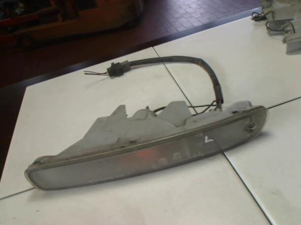 Foto: BLINKER VORN LINKS eines Mazda 323 F 1.5