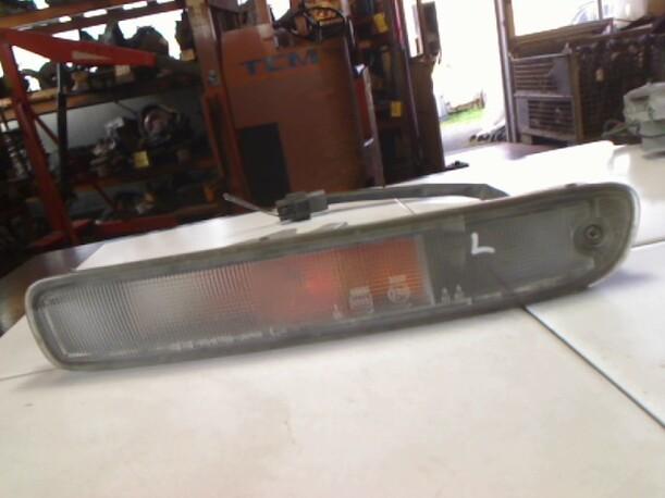 Foto: BLINKER VORN LINKS eines Mazda 323 F 1.5