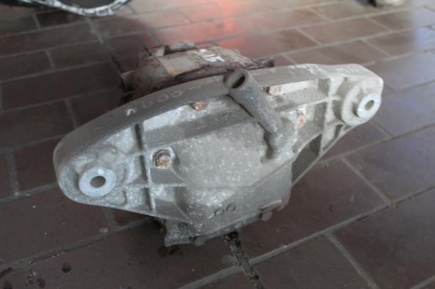 Foto: HINTERACHSGETRIEBE eines BMW 523i