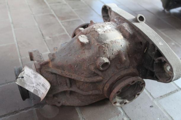 Foto: HINTERACHSGETRIEBE eines BMW 523i