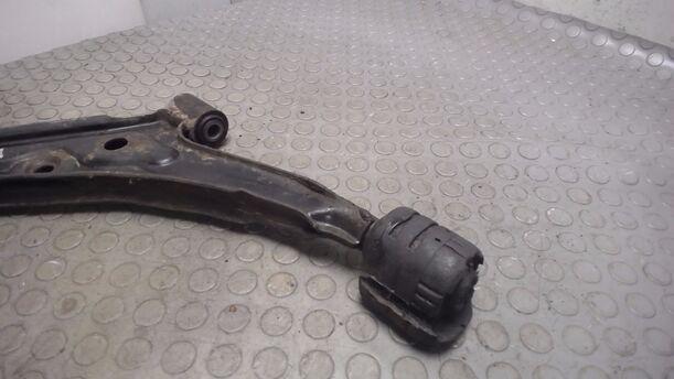 Foto: QUERLENKER VORN LINKS eines Nissan Almera 1.4