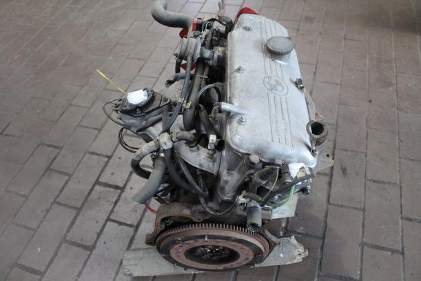 Foto: MOTOR 16 4V (Teileträger) eines BMW 315