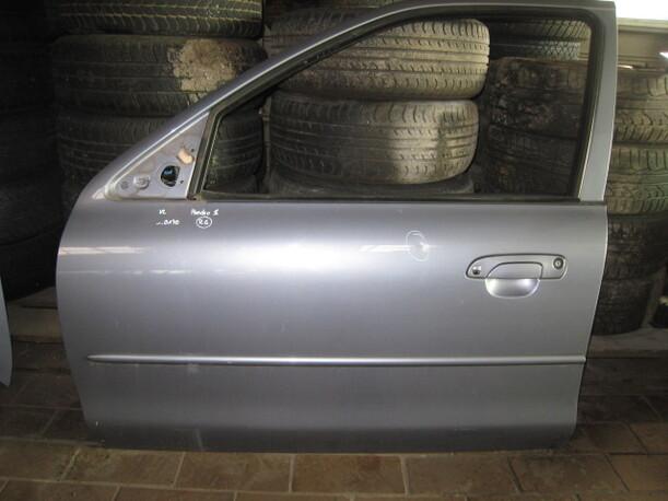 Foto: TÜR VORNE LINKS eines Ford Mondeo 16V