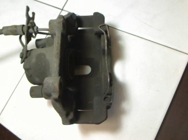 Foto: BREMSSATTEL VORN LINKS eines Audi A4 Avant 2.6
