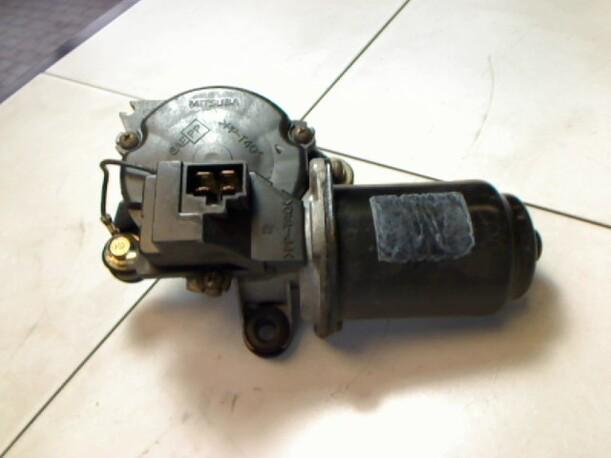 Foto: SCHEIBENWISCHERMOTOR VORN eines Mazda 323 F 1.6