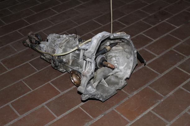 Foto: SCHALTGETRIEBE 4-GANG VY eines AUDI AUDI 80 1,6 D
