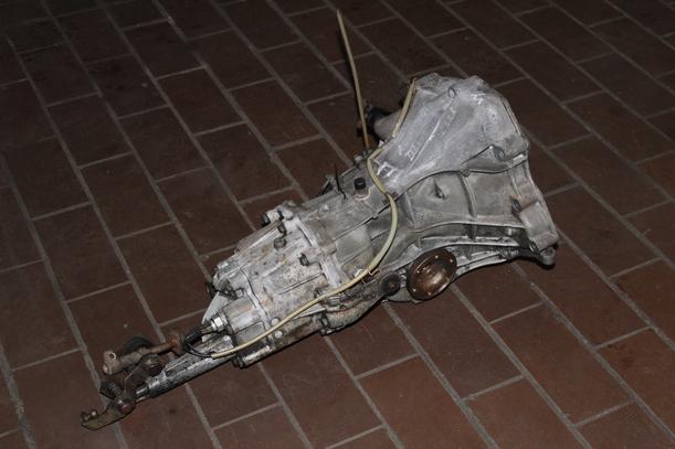 Foto: SCHALTGETRIEBE 4-GANG VY eines AUDI AUDI 80 1,6 D