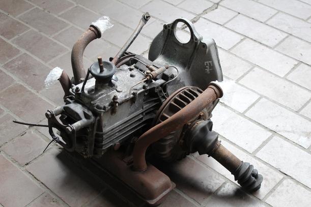 Foto: SCHALTGETRIEBE eines CITROEN 2CV 6