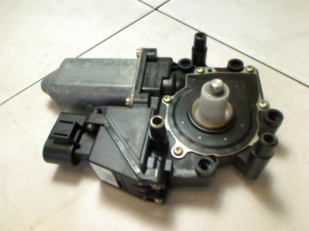 Foto: FENSTERHEBERMOTOR HINTEN LINKS eines Audi A6 2.4