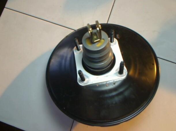 Foto: BREMSKRAFTVERSTÄRKER eines Ford Fiesta 1.3