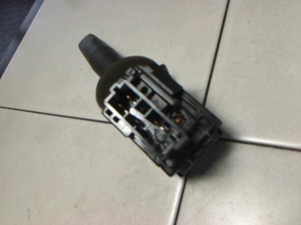 Foto: SCHEIBENWISCHERSCHALTER eines Peugeot 206 HDi 90