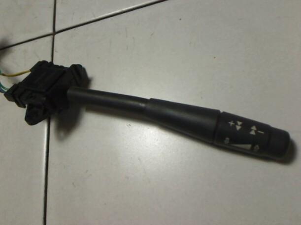 Foto: SCHALTER RADIO eines Peugeot 206 HDi 90