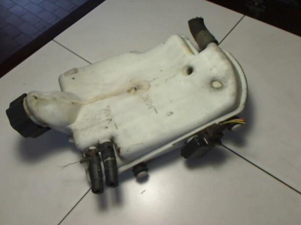 Foto: AUSGLEICHSBEHÄLTER eines Peugeot 206 HDi 90