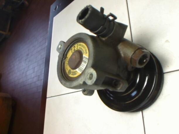 Foto: LENKGETRIEBEPUMPE eines Seat Arosa 1.0 MPI