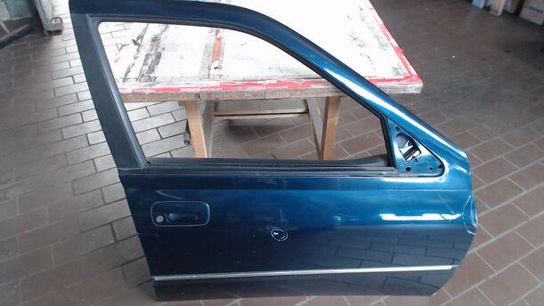 Foto: TÜR VORN RECHTS eines Peugeot 406 Break