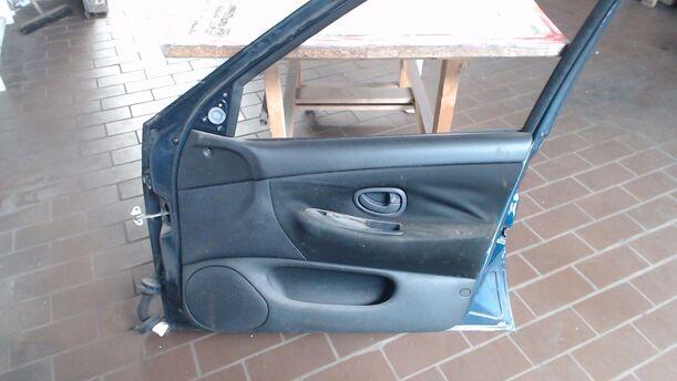 Foto: TÜR VORN RECHTS eines Peugeot 406 Break