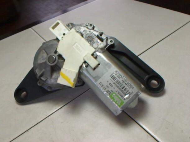 Foto: SCHEIBENWISCHERMOTOR HINTEN eines Renault Clio 1.2