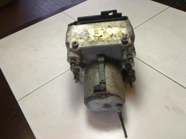Foto: HAUPTBREMSAGGREGAT ABS eines Peugeot 406