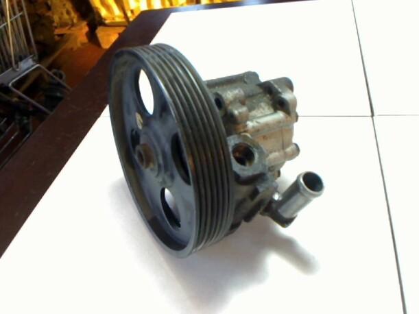 Foto: LENKGETRIEBEPUMPE eines Peugeot 406