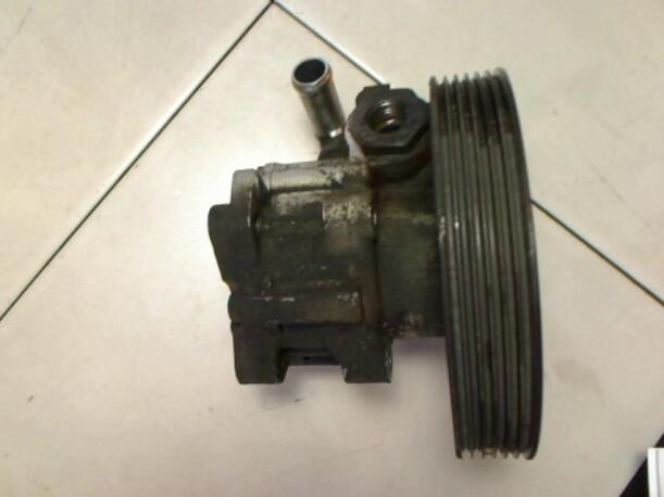 Foto: LENKGETRIEBEPUMPE eines Peugeot 406