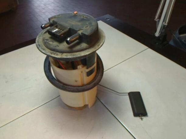Foto: KRAFTSTOFFPUMPE eines Peugeot 406