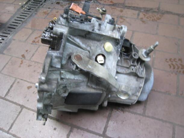 Foto: SCHALTGETRIEBE 5-GANG eines Peugeot 406