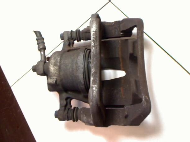 Foto: BREMSSATTEL VORN RECHTS eines Opel Combo 1.3 CDTI DPF Easytronic