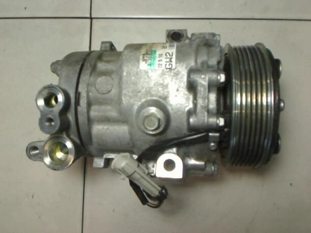 Foto: KOMPRESSOR KLIMAANLAGE eines Opel Combo 1.3 CDTI DPF Easytronic