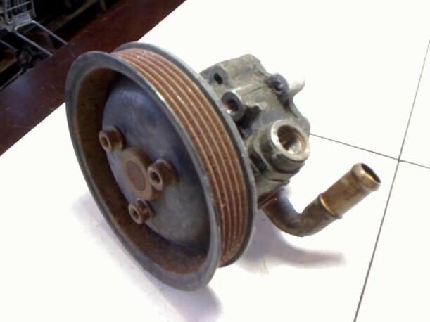 Foto: LENKGETRIEBEPUMPE eines VW Passat 1.6