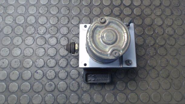 Foto: HAUPTBREMSAGGREGAT ABS eines Suzuki Alto 1.1