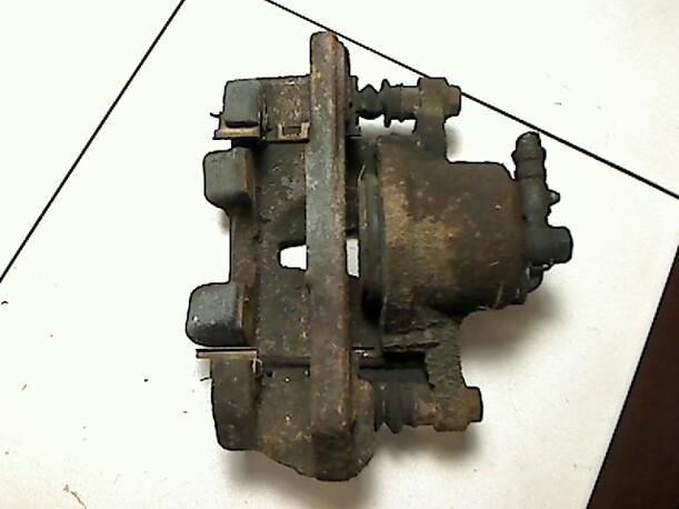Foto: BREMSSATTEL VORN LINKS eines Toyota Yaris 1.0