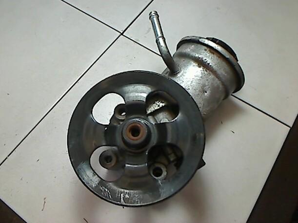 Foto: LENKGETRIEBEPUMPE eines Toyota Yaris 1.0