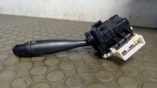 Foto: BLINKSCHALTER/KOMBISCHALTER L eines Toyota Yaris 1.0