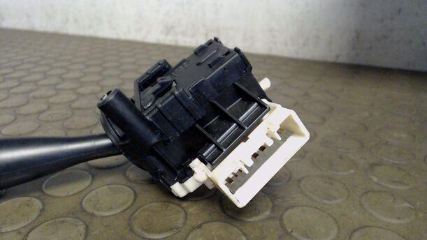Foto: BLINKSCHALTER/KOMBISCHALTER L eines Toyota Yaris 1.0