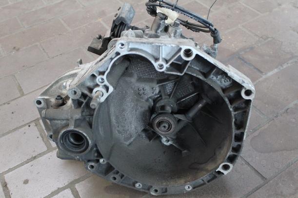 Foto: SCHALTGETRIEBE 5-GANG eines Fiat Punto 55