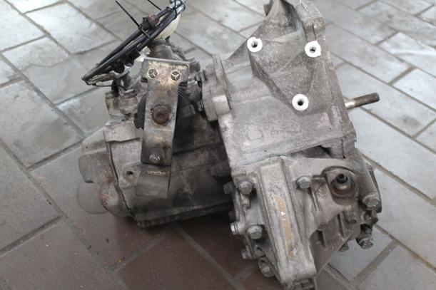 Foto: SCHALTGETRIEBE 5-GANG eines Fiat Punto 55