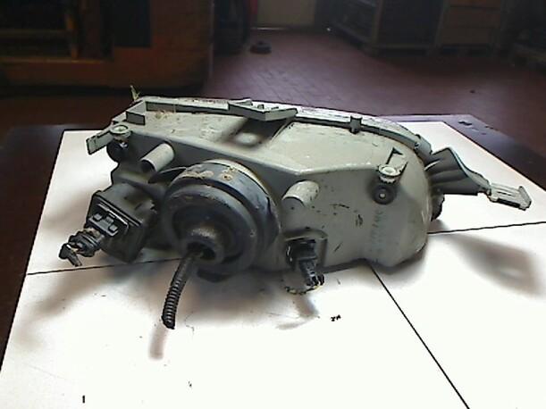Foto: SCHEINWERFER LINKS eines Fiat Punto 60