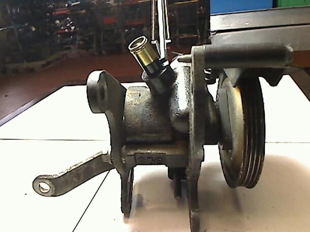 Foto: LENKGETRIEBEPUMPE eines Fiat Punto 60
