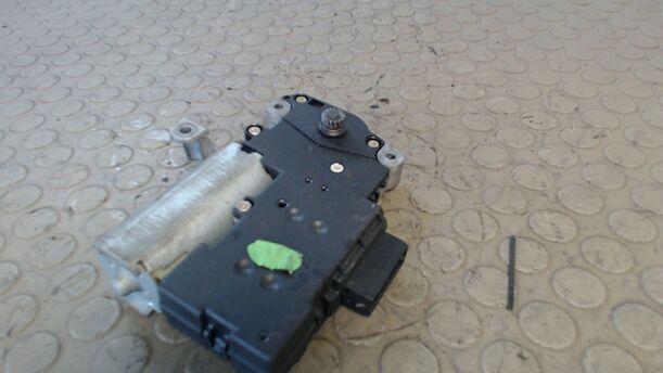 Foto: MOTOR SCHIEBEDACH BOSCH eines Opel Vectra 1.6 EX