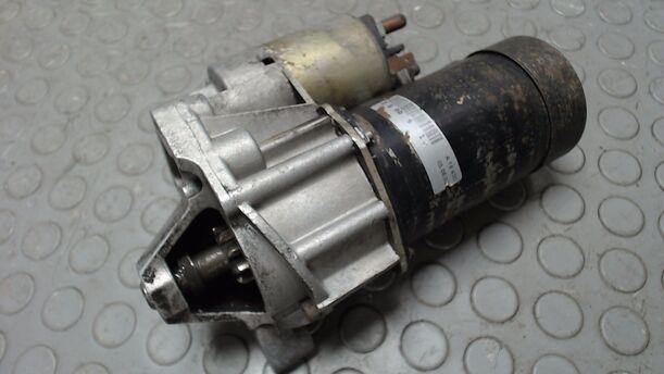 Foto: ANLASSER / STARTER eines Renault R 21