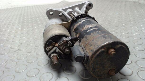 Foto: ANLASSER / STARTER eines Renault R 21