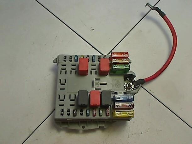 Foto: SICHERUNGSKASTEN eines Fiat Punto 1.2