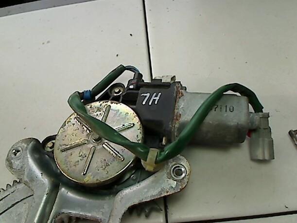 Foto: FENSTERHEBER HINTEN LINKS eines Honda Civic 1.5i Combispace