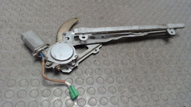 Foto: FENSTERHEBER ELEKTR. VORN RECHTS eines Subaru Legacy Station 4WD Combispace