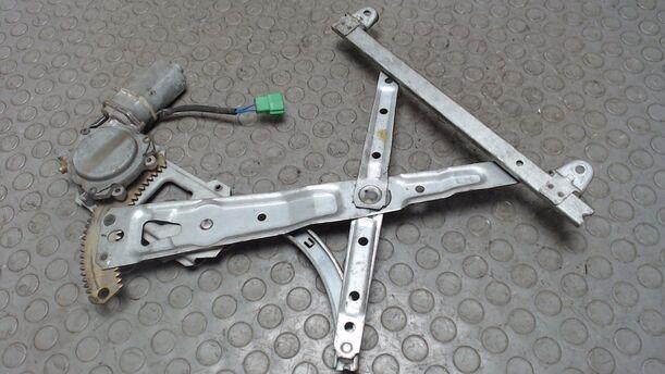 Foto: FENSTERHEBER ELEKTR. HINTEN LINKS eines Subaru Legacy Station 4WD Combispace