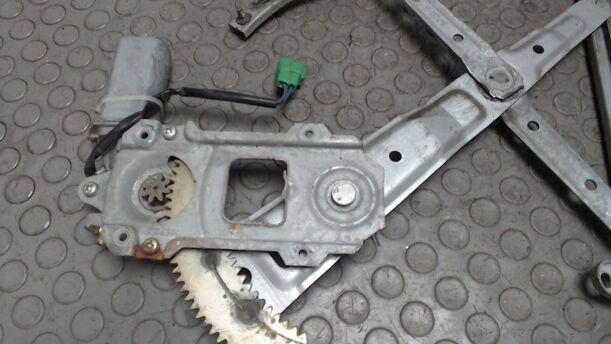 Foto: FENSTERHEBER ELEKTR. HINTEN RECHTS eines Subaru Legacy Station 4WD Combispace