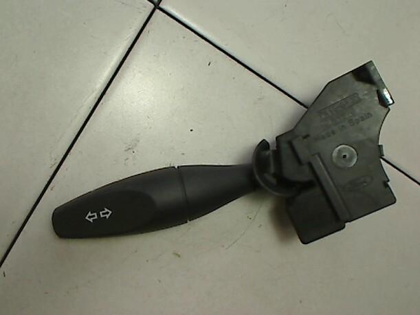 Foto: BLINKSCHALTER/KOMBISCHALTER eines Ford Fiesta 1.3 Combispace