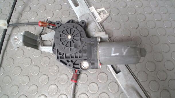 Foto: FENSTERHEBER ELEKTR. VORN LINKS (4/5-TÜRER) eines Peugeot 206 75 Combispace